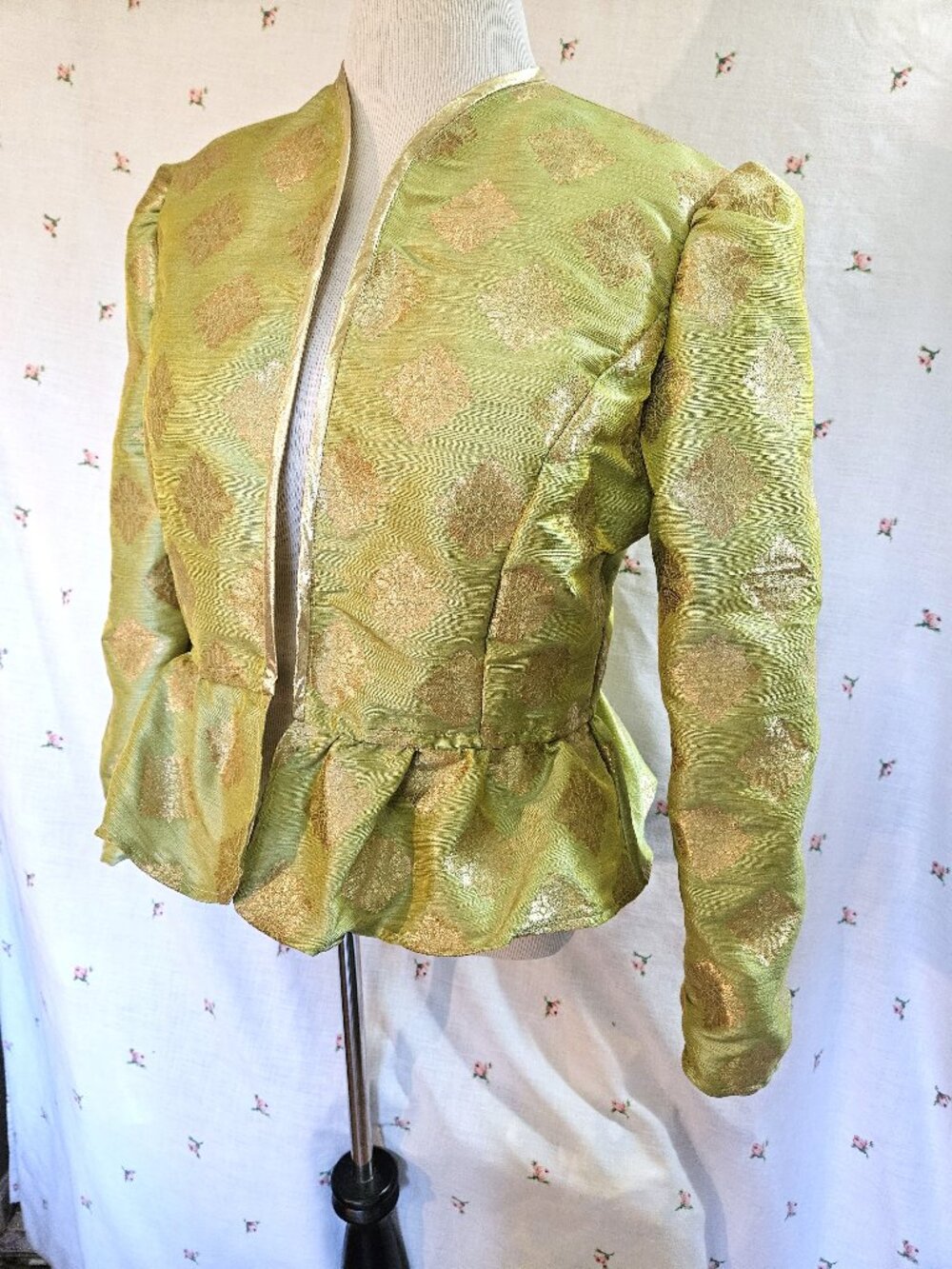 Size L Puff Sleeve Peplum Jacket Gold NEW